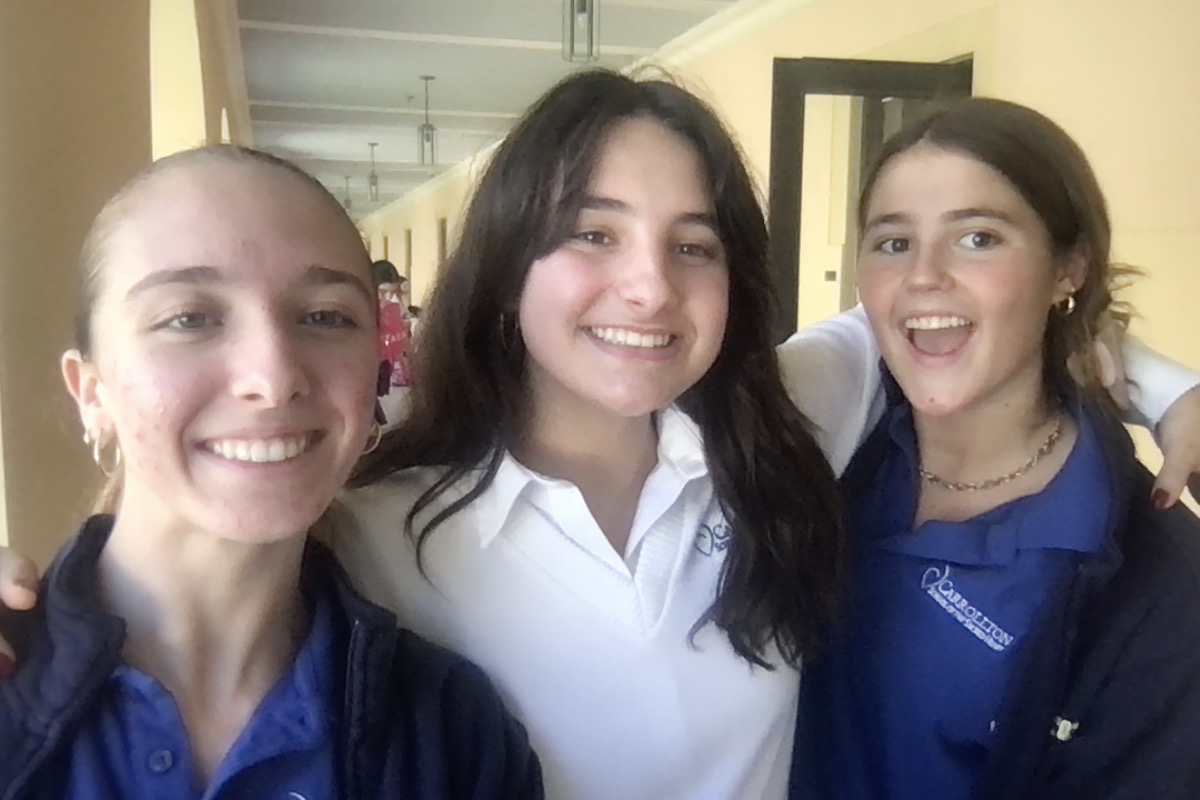 Lili Veziroglu 26, Elena Costa 26, and Isabella Wolfington 26 offer advice to current freshmen.