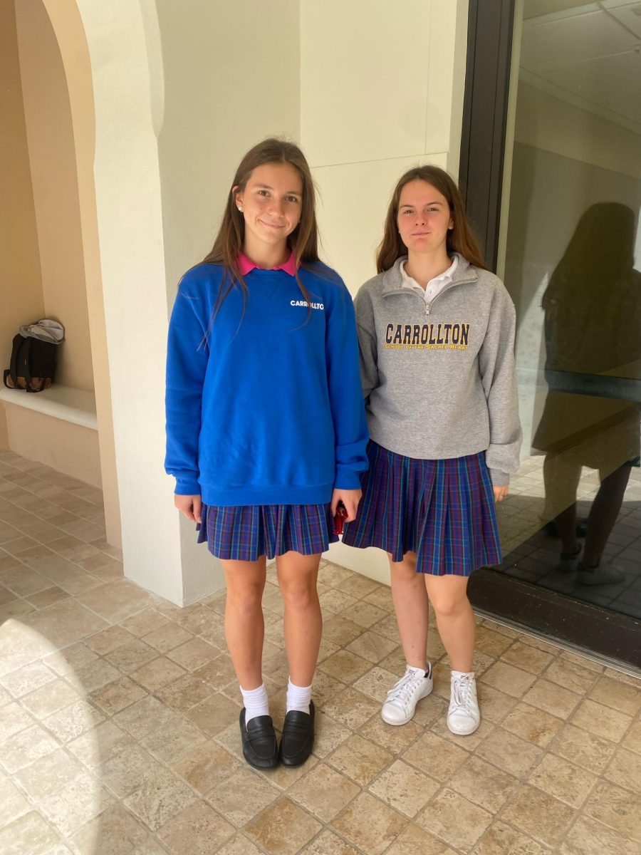 Hermeline Loquet (right) poses with her host Julia Kleszczewski '27. 