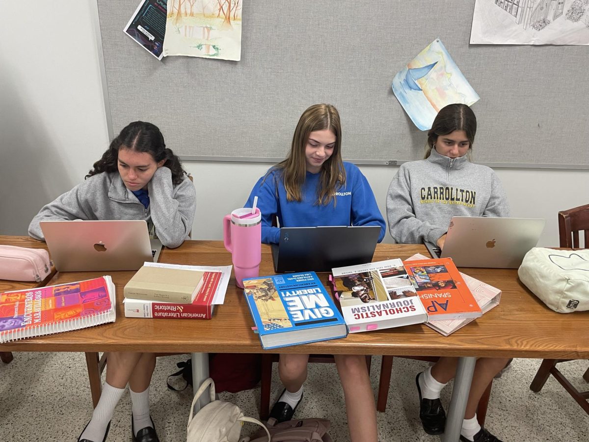 Gabriella Socarras '27, Aiveen Rey-O'Connell '28, and Fabi Lauria '28 study for upcoming exams. 